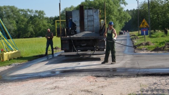 Gm. Łaskarzew: Inwestują w drogi i chodniki