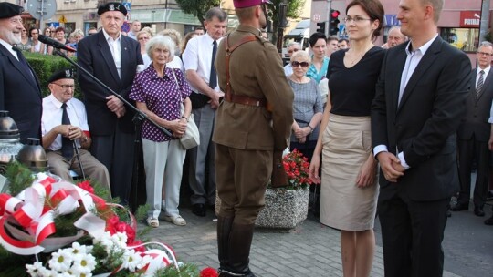 Wybiła Godzina ?W? ? Cześć i chwała bohaterom! [video]