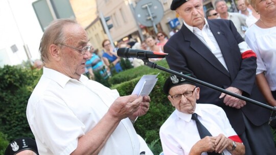 Wybiła Godzina ?W? ? Cześć i chwała bohaterom! [video]