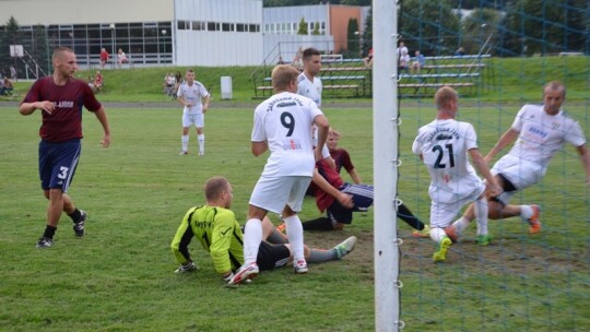 Dziurawa obrona i hokejowy wynik Wilgi