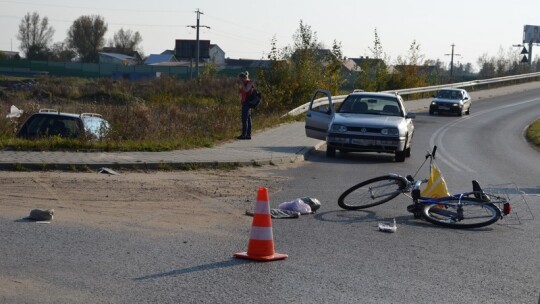 Po zderzeniu z rowerzystą zaparkował w rowie