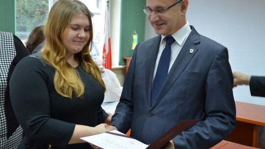 Stypendyści starosty dostaną po 300 zł miesięcznie