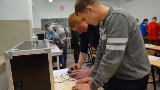 Szkolą się przyszli elektrycy