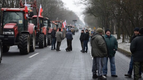 Blokada DK 17 rozpoczęta. Rolnicy zdeterminowani