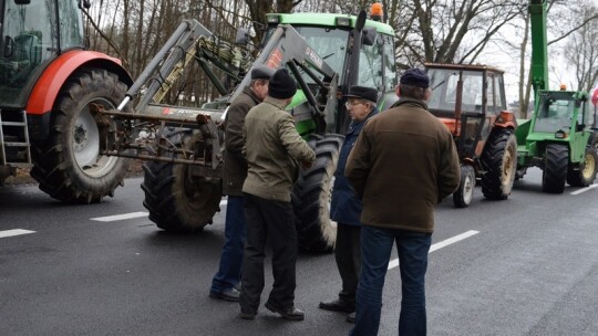 Blokada DK 17 rozpoczęta. Rolnicy zdeterminowani