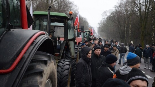 Blokada DK 17 rozpoczęta. Rolnicy zdeterminowani