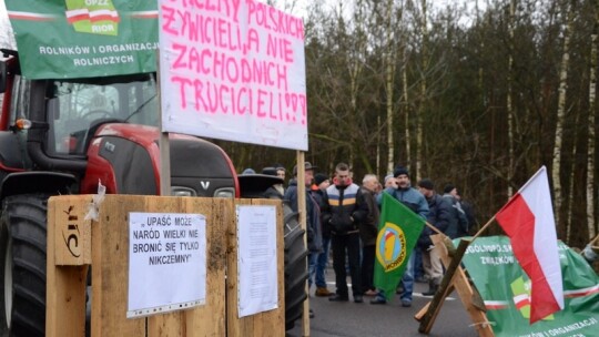 Blokada DK 17 rozpoczęta. Rolnicy zdeterminowani