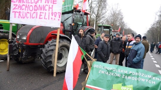 Blokada DK 17 rozpoczęta. Rolnicy zdeterminowani