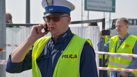 Cysterna zderzyła się z oplem na Shellu Cysterna zderzyła się z oplem na Shellu