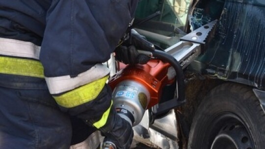 Cysterna zderzyła się z oplem na Shellu Cysterna zderzyła się z oplem na Shellu