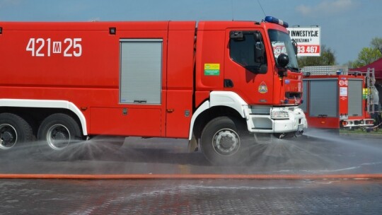 Cysterna zderzyła się z oplem na Shellu Cysterna zderzyła się z oplem na Shellu