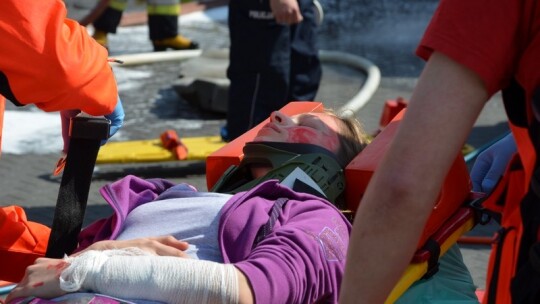 Cysterna zderzyła się z oplem na Shellu Cysterna zderzyła się z oplem na Shellu