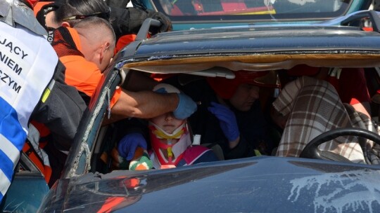 Cysterna zderzyła się z oplem na Shellu Cysterna zderzyła się z oplem na Shellu