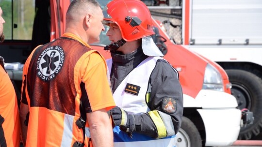 Cysterna zderzyła się z oplem na Shellu Cysterna zderzyła się z oplem na Shellu