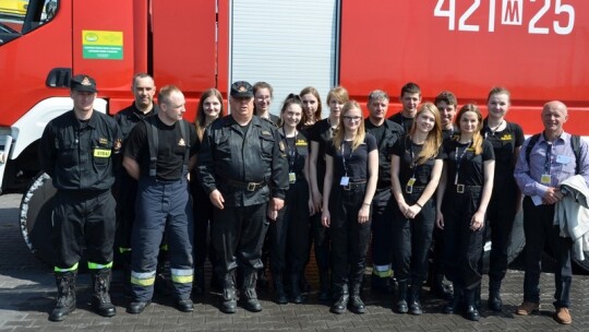 Cysterna zderzyła się z oplem na Shellu Cysterna zderzyła się z oplem na Shellu