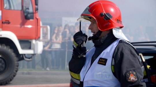 Cysterna zderzyła się z oplem na Shellu Cysterna zderzyła się z oplem na Shellu