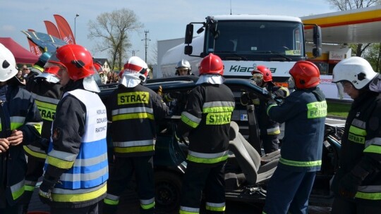 Cysterna zderzyła się z oplem na Shellu