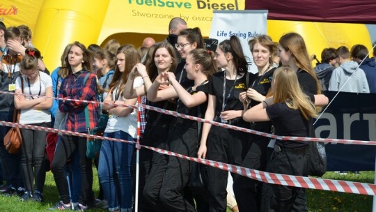 Cysterna zderzyła się z oplem na Shellu Cysterna zderzyła się z oplem na Shellu