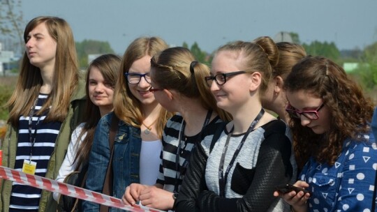 Cysterna zderzyła się z oplem na Shellu Cysterna zderzyła się z oplem na Shellu