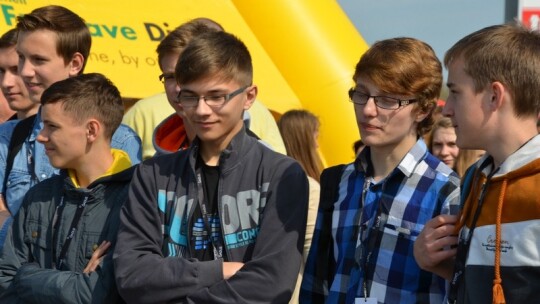 Cysterna zderzyła się z oplem na Shellu Cysterna zderzyła się z oplem na Shellu