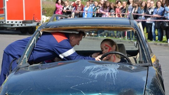 Cysterna zderzyła się z oplem na Shellu Cysterna zderzyła się z oplem na Shellu