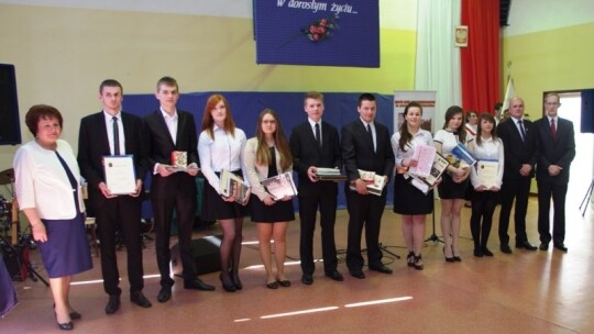 Prawie 1000 abiturientów rusza w świat Prawie 1000 abiturientów rusza w świat