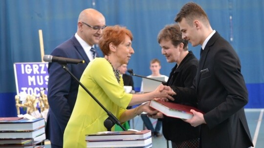 Prawie 1000 abiturientów rusza w świat Prawie 1000 abiturientów rusza w świat