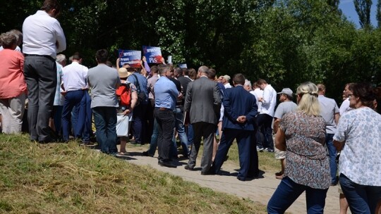 Beata Szydło na wałach wiślanych