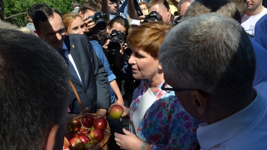 Beata Szydło na wałach wiślanych