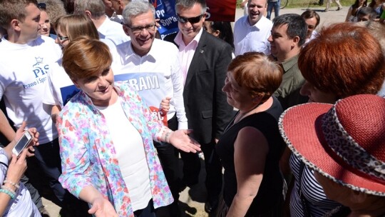 Beata Szydło na wałach wiślanych