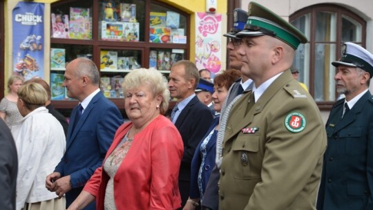 Garwolińscy policjanci ze sztandarem