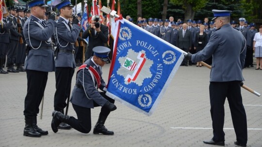 Garwolińscy policjanci ze sztandarem