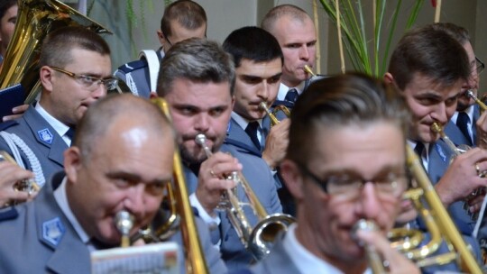 Garwolińscy policjanci ze sztandarem