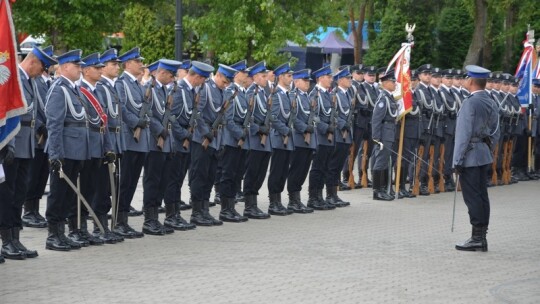 Garwolińscy policjanci ze sztandarem