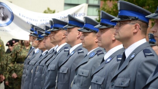 Garwolińscy policjanci ze sztandarem