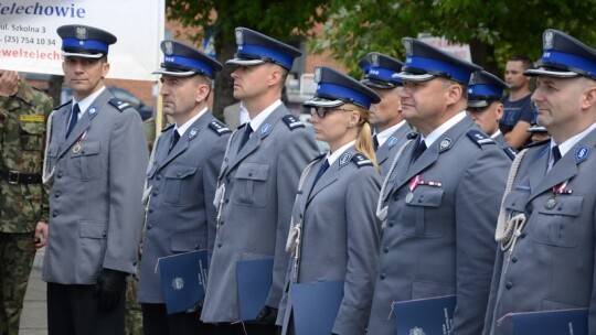 Garwolińscy policjanci ze sztandarem