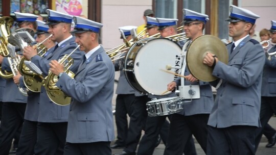 Garwolińscy policjanci ze sztandarem