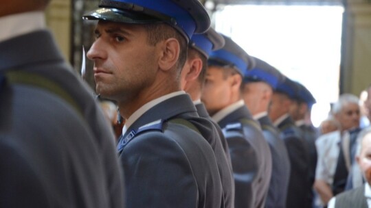 Garwolińscy policjanci ze sztandarem