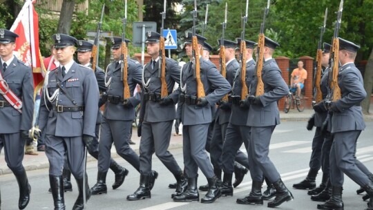 Garwolińscy policjanci ze sztandarem