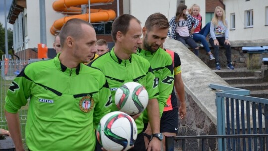 Wilga na fali. Bramka ?stadiony świata? przy Sportowej