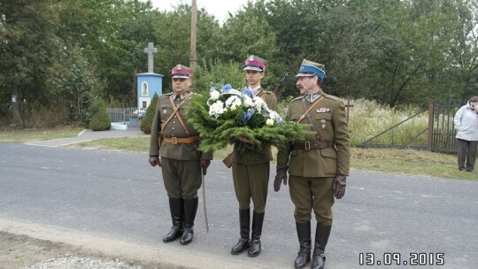 Przewóz: pamiątkowa tablica dla obrońców mostu