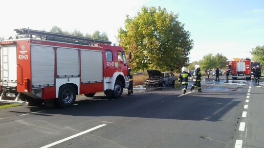 Skoda w płomieniach przy nadwiślance