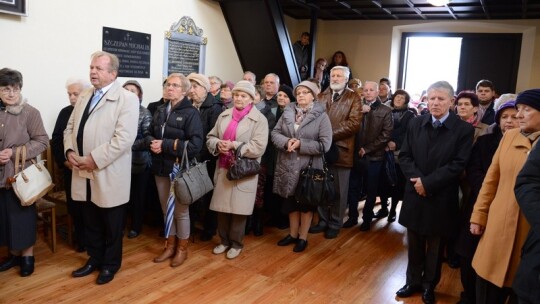 Cmentarz po renowacji ze ścieżkami edukacyjnymi