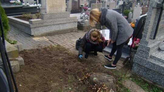 Ekonomiści zadbali o groby