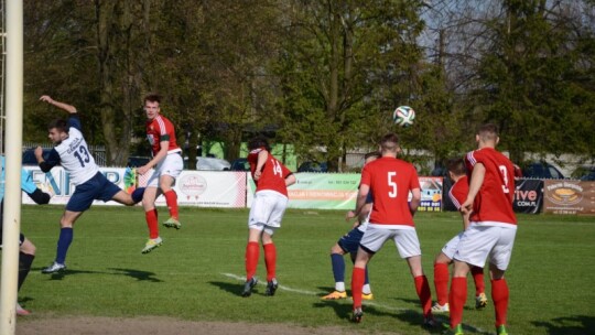 Debiut i gol trenera. Remis Wilgi w Karczewie