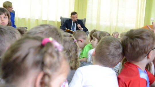 Para prezydencka opowiadała bajki w Michałówce [video]