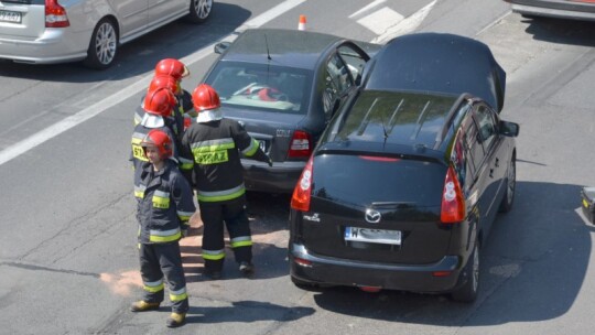 Wypadek na DK 17. Pijany wyciągnął kluczyki ze stacyjki