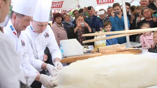 Pieróg na miarę rekordu Guinnessa!