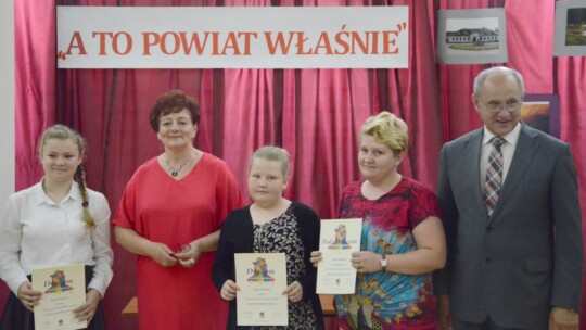 Filmem i piosenką promowali powiat