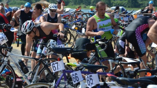 Pływali, jeździli, biegali. Triathlon garwoliński po raz trzeci